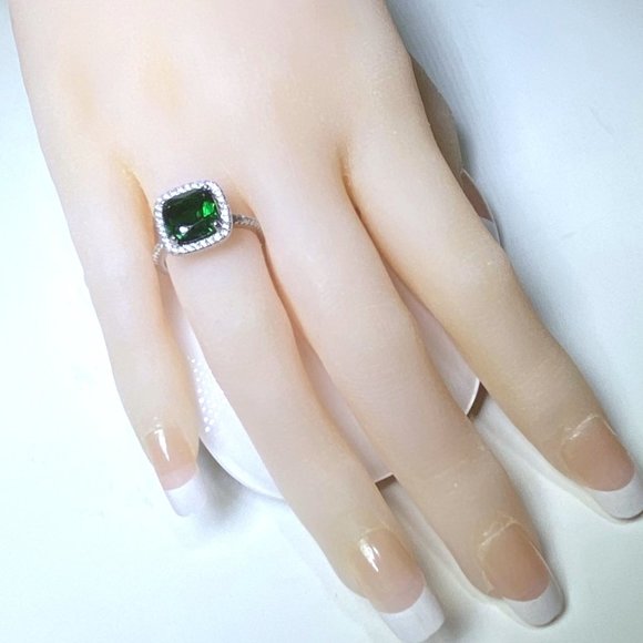 Cushion Cut Synthetic Emerald & Diamond Ring - Size 6 or 8 - Picture 3 of 5